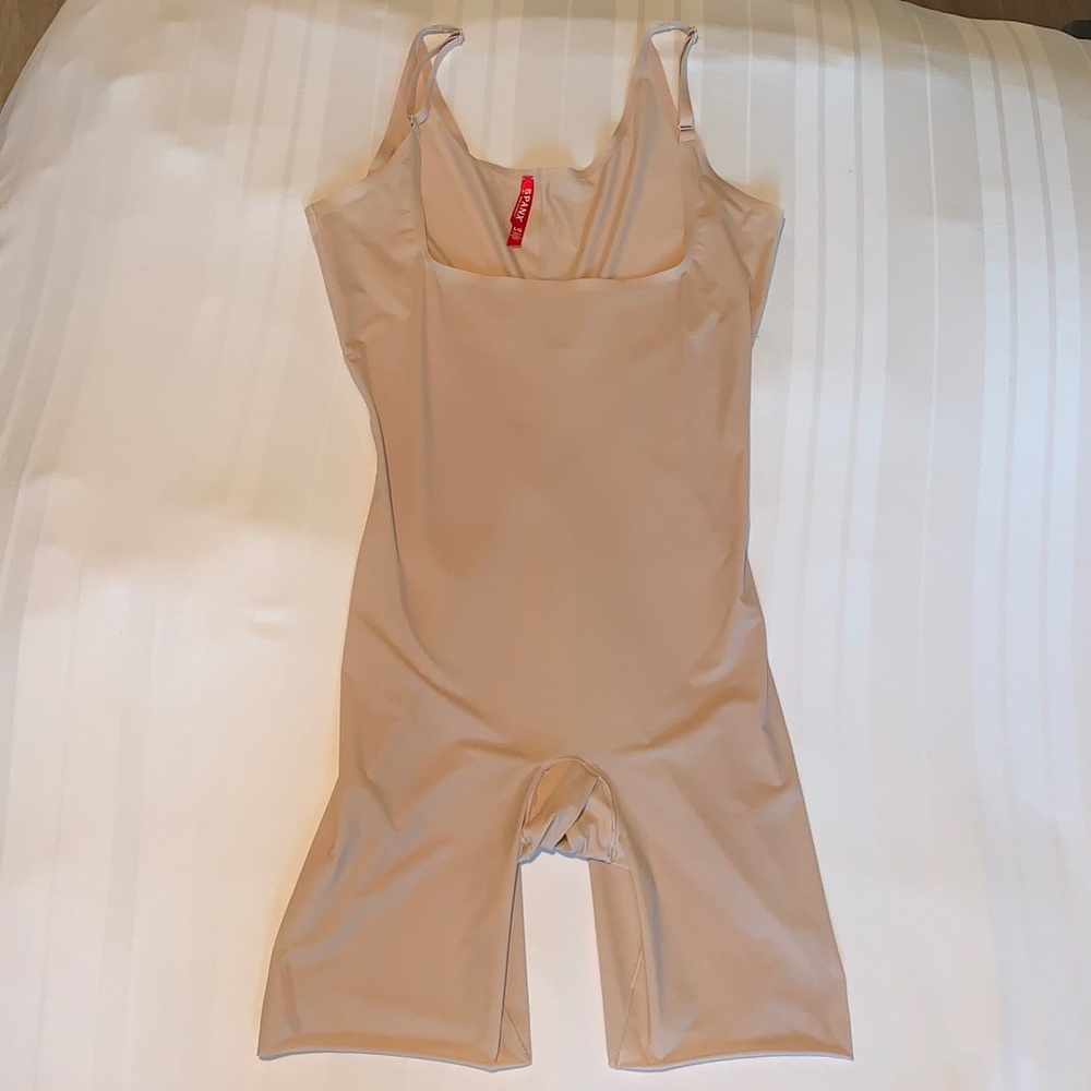 SPANX shapewear bodysuit Lg